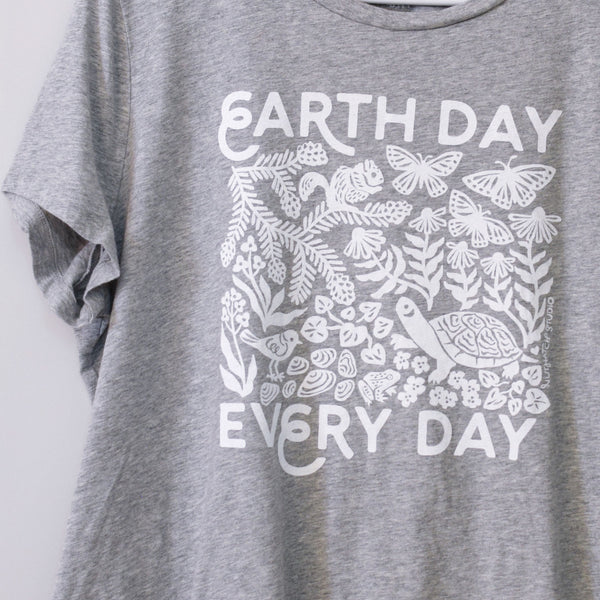 Upcycled Gray Earth Day Every Day T-Shirt - Women’s Size XX-Large