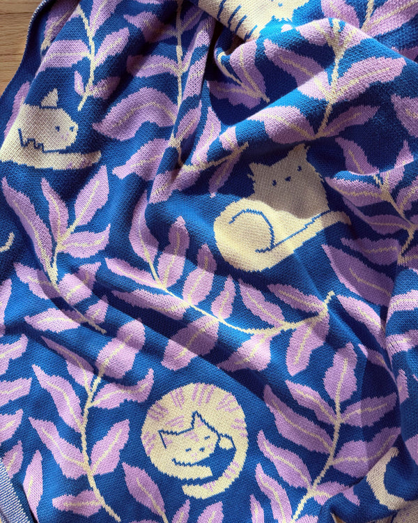 Cat Club Throw Blanket - Lake