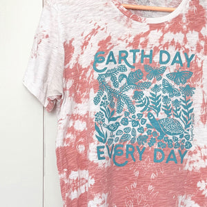 Upcycled Mauve Tie-Day Earth Day Every Day T-Shirt - Women’s Size Large